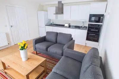 Image de Stunning Main Door Montague Street Apartment