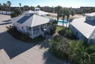 Image de Steps to Intracoastal, Steps to Private Beach Access!
