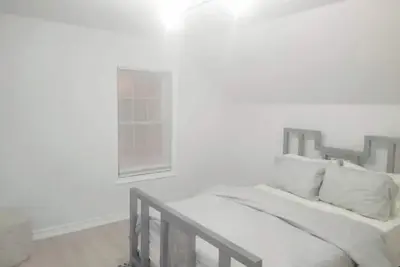 Image de Newly renovated waterfront cottage in Quinte West