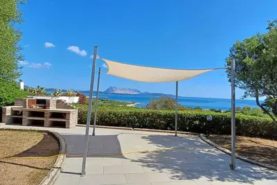 Image de Villa at San Teodoro - near the sea and city center: nature, views and silence!