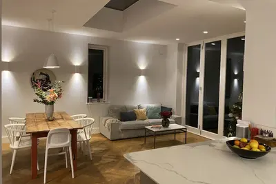 Image de Spacious 4-bedroom family home in leafy Herne Hill