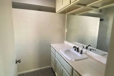 Image de Commercial Glendale House 12 miles away from the Super Bowl Stadium