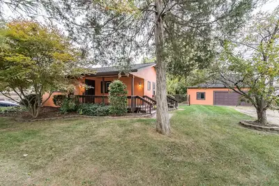 Image de Lake Chemung Cottage near Crystal Gardens