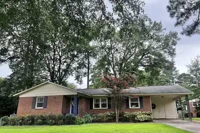 Image de Updated Masters rental in prime Augusta, Ga location only 2 miles to the course!