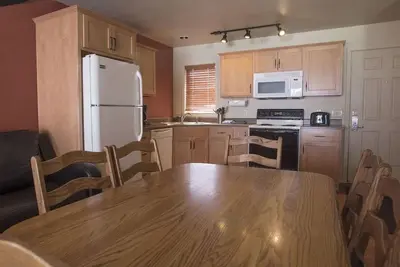 Image de Last Minute Condo Available! Discounted Price!