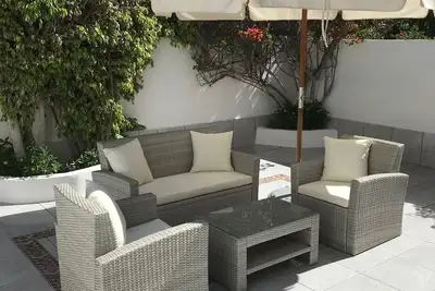 Image de Beautiful 2 Bed Ground Floor Apartment with Private tiled Garden.