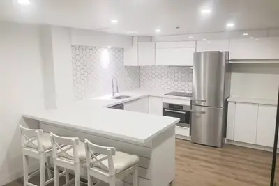 Image de 2 bedroom Laneway house in great area near subway