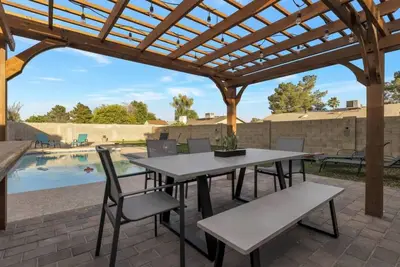 Heated Pool, Quiet Neighborhood