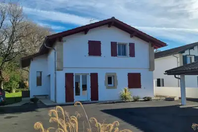 Image de Charming house between sea and mountains