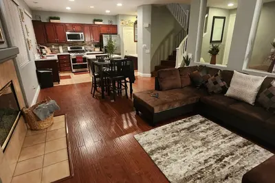 Image de Beautiful 3br w/loft or 4br, Home away from home