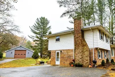 Image de Farm House Gateway!