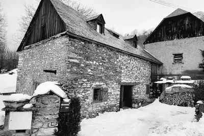 Image de Belle Grange Rénovée pour 10 Personnes. Proche des stations de ski.