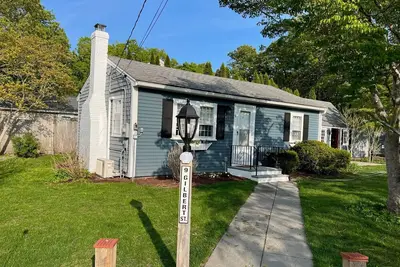 Image de Short Walk to Beach Cottage