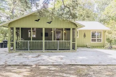 Image de Beaver Lake HideAway ~ Rocky Branch ~ Hot Tub!
