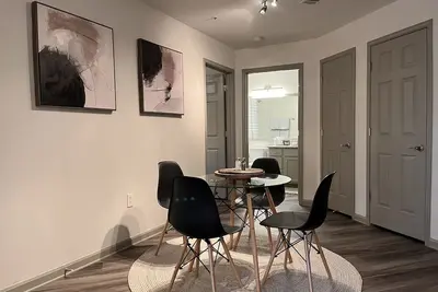 Image de 1 Bedroom Unit With Great Lighting