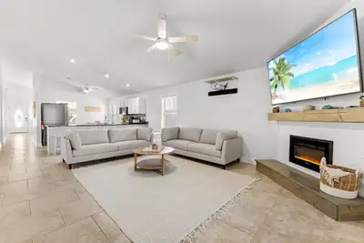 Image de The Coastal Corner - Golf Cart - 2 Min To Private Beach