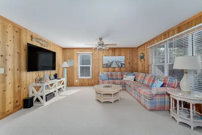 Image de 1832 - Beach Happy, 1 Minute Walk To Beach! Enjoy Pool & Tennis. Family Fun!