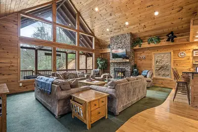 Image de Secluded Log Cabin 5 Bedrooms. 5 Miles From National Park 15 Miles To Dollywood
