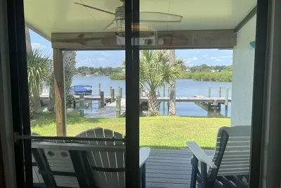 Image de Waterview Villa 2 Bedroom 2 Bath Minutes to Beach and Flagler & Canal  Downtown