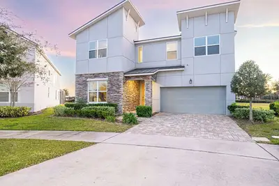 Image de Splash & Stay! Free Kids Waterpark/9br Villa 7 Miles to Disney/Sleeps 18!