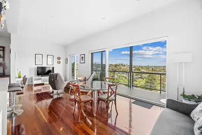 Image de Harbour Water Views and Sunsets