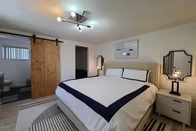 Image de Family friendly 4-bedroom home with heated pool!