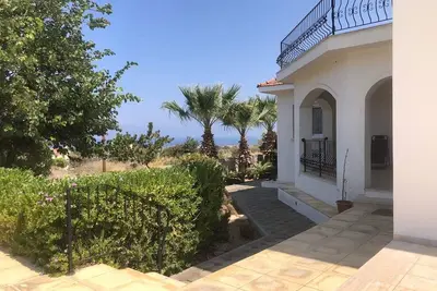 Image de Villa Green Palace, piscine privée, vue mer et montagne, spacieuse et belle