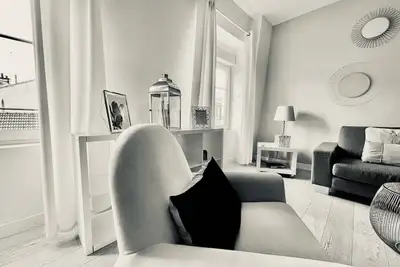 Image de Luxe, Calme, VOLUPTÉ! Hyper Centre 80 M2  300 M  Cathedrale de Reims 2, 4, 5 Pe