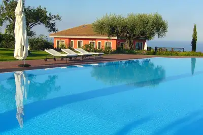 Villa Etnamare avec immense piscine entre l'Etna et la mer Ionienne - Glicine