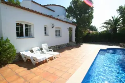 Image de Villa à Ametlla de Mar: 6 pers, piscine privée, proche mer