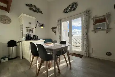 Image de Appartement 2 pièces avec balcon, vue mer et parking à Saint-Pierre-d'Oléron, wifi inclus