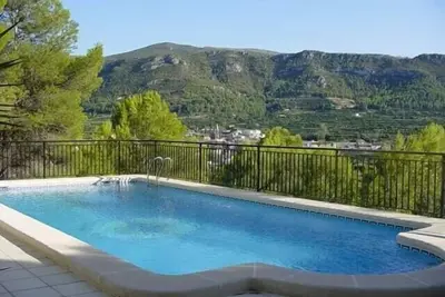 Image de A country villa in the beautiful Albaida Valley.