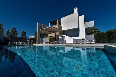 Image de Xenos Villa 1 With Private Swimming Pool, Near The Sea