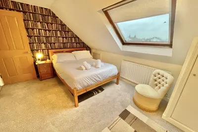 Image de Spacious Four Bed Home with Parking - Sleeps 8 - Bournemouth