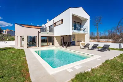 Image de Villa Ogradina near Pula with sea view for 5 persons only 3 km from the Beach
