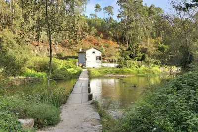 Image de Maison de vacances 'Casa Azenha Branca' avec vue sur les montagnes, jardin, terrasse et Wi-Fi.