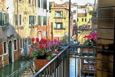 Image de Apartment with 2 rooms and 4 beds, with terrace and balcony with canal view