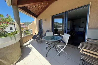 Image de Magnifique T2 au coeur de ville de Cavalaire, à 4 ' à pied des plages du centre