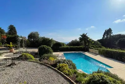 Image de Villa avec piscine, plage à pieds
