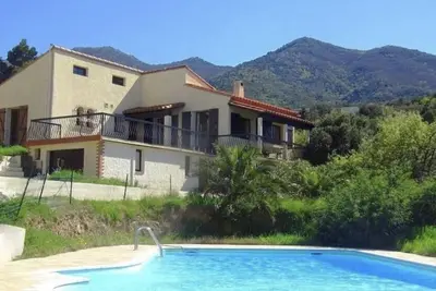 Image de Villa avec superbe piscine, vues magnifiques, 15 minutes en voiture de la plage