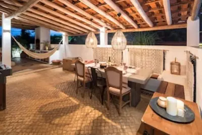 Image de Casa do Campo avec piscine d'eau salée. La maisonnette peut être réservée séparé