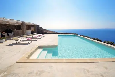 Image de 5 Bedroom Spectacular sunset view villa