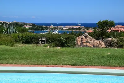 Image de Elegant apartment with swimming pool and beautiful view of the harbor.