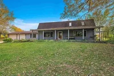 Image de Restore Retreat Cabin-2950sq ft, River Front