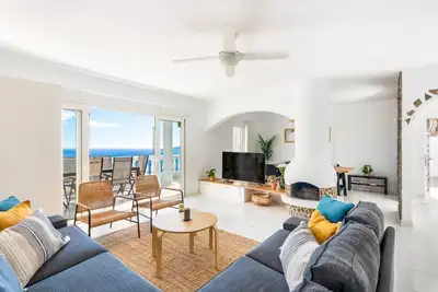 Image de Family villa with private heated pool and ocean views