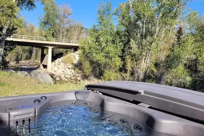 Image de Rafting! Hot tub and Creek Views