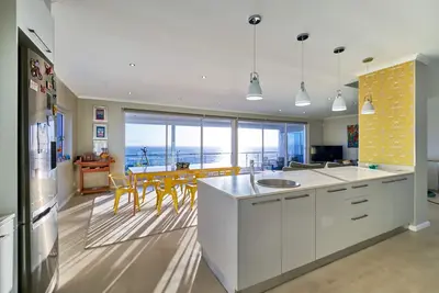 Image de Open Plan Family-friendly, walking distance to beach, With Pool.