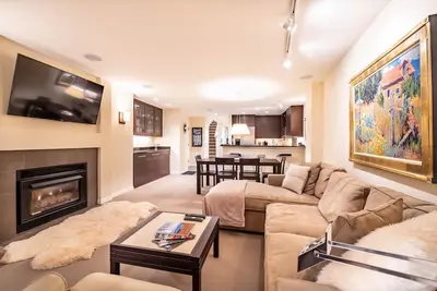 Image de Wonderfully Appointed 3br Condo - Seasons at Avon - Walk to Riverfront Gondola!