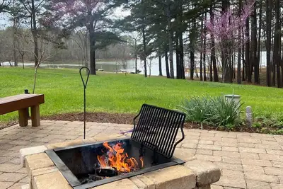 Image de Angler's Den~Kerr Lake Life! Lake Front, Kayaks & Boat Dock