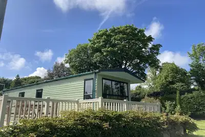 Image de South facing chalet overlooking the mountains and sea